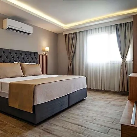 Bleu Nuit Hotel 3*